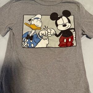 🧡10 for $20🧡 Mickey Mouse and Donald Duck Disney shirt | size medium
